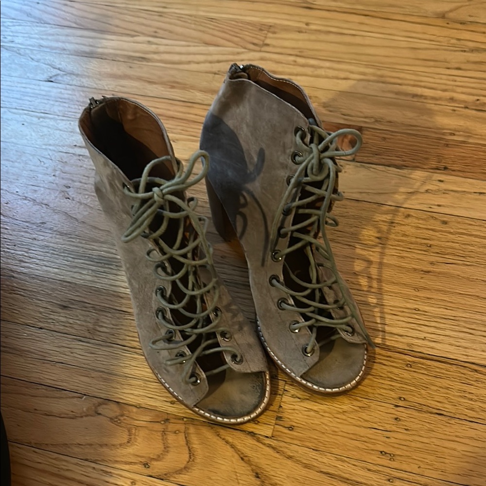 Jeffrey Campbell Green Tan Lace Up Boots with Suede Finish